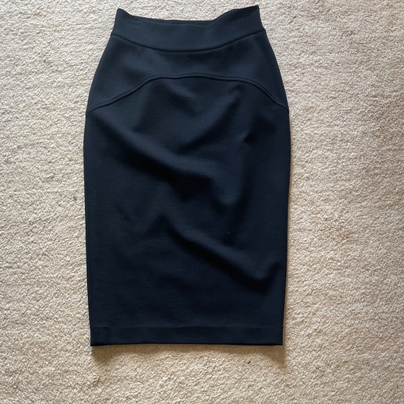 Diane Von Furstenberg Dresses & Skirts - Diane Von Furstenberg Elegant Black Pencil Skirt